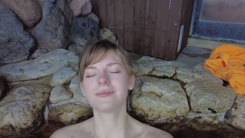 《惡靈古堡4重製版》阿什莉臉模性感美照私密溫泉視頻