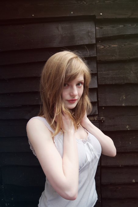 《惡靈古堡4 重製版》阿什莉臉模原來是荷蘭美少女YouTuber 