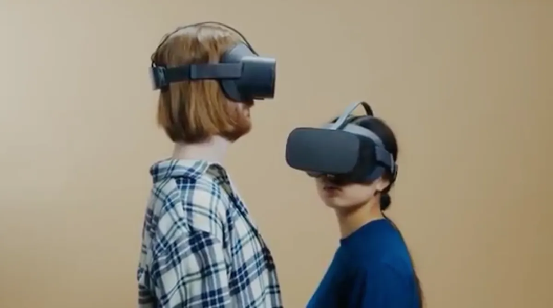 科學家已經研究出正常眼睛尺寸的VR設備了