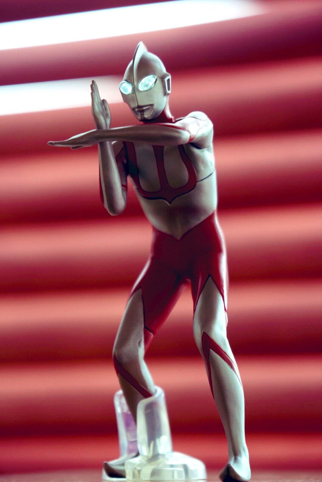 小島秀夫又買了《新·奧特曼》雕像 真愛粉石錘了