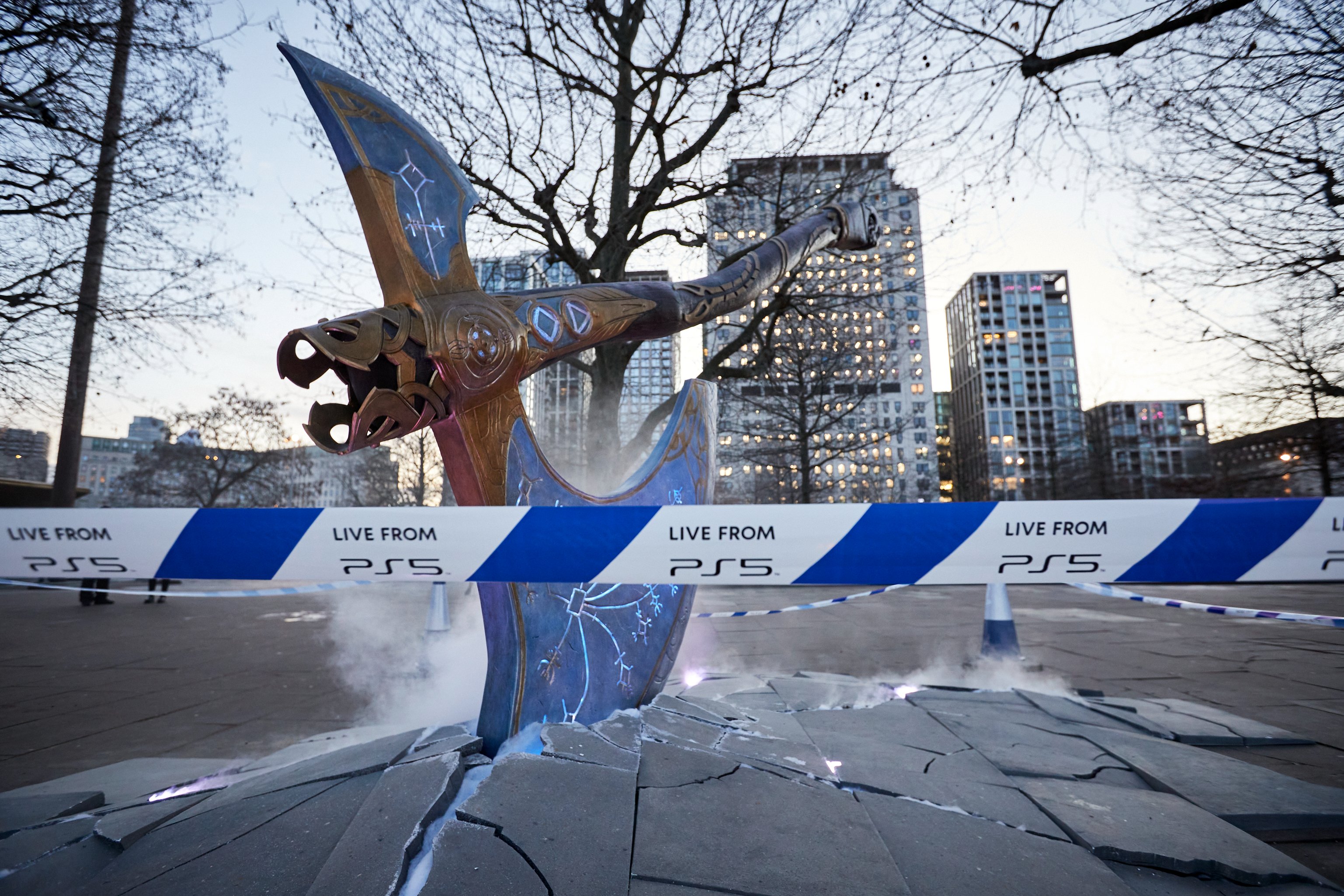 倫敦街頭驚現巨型利維坦戰斧SONY仍在宣傳《戰神》