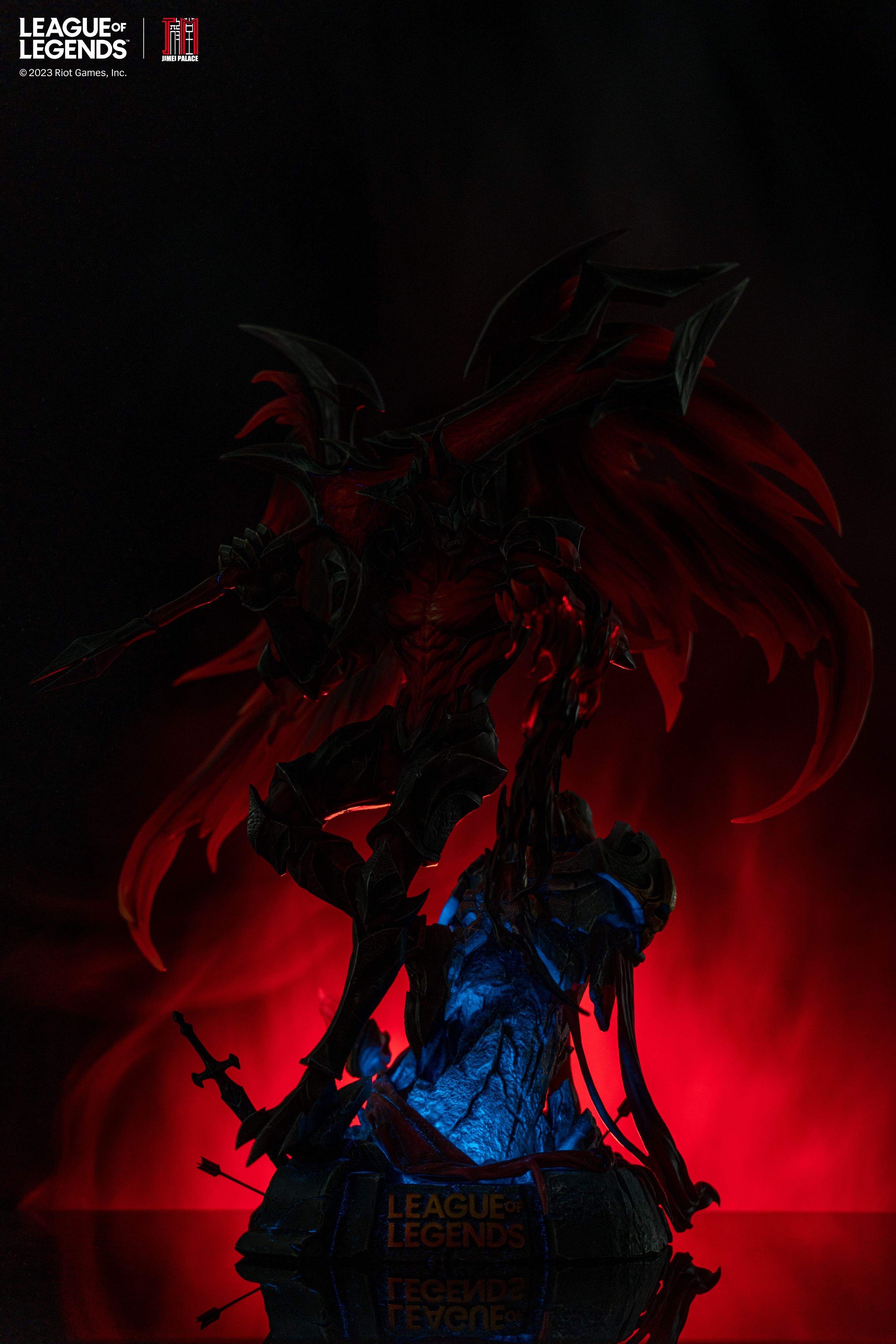 《英雄聯盟》劍魔雕塑公布 燃燒的地獄惡火有點帥