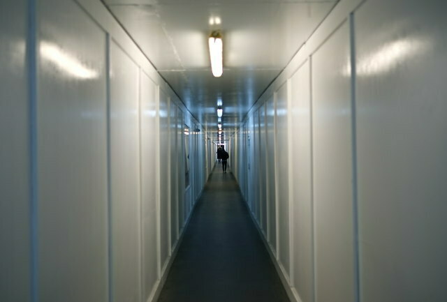 什麼是【走廊恐懼】？電子遊戲與影視中的長廊恐怖