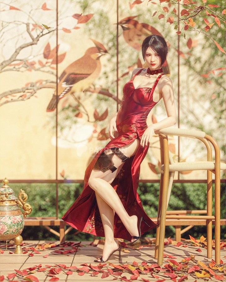 國外藝術家繪制《惡靈古堡》艾達王：紅裙下的纖纖玉腿