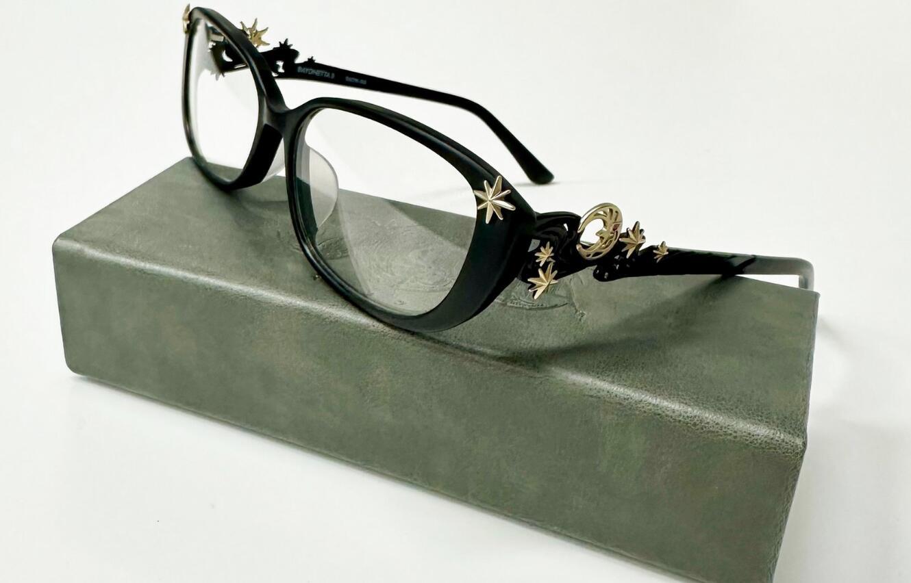 白金推出《魔兵驚天錄3》貝姐同款時尚眼鏡